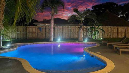 Delilas Chic 3 Bedroom 2 bath Abode with Heated Pool - Foto 4, sunbed