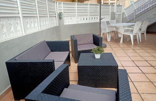 Gran Terraza cerca del mar. - Photo 2