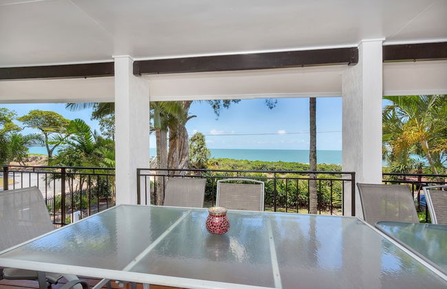 Dolce Vita Beachfront Holiday House - Photo 1