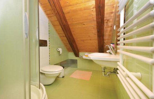 Six-Bedroom Holiday Home In Jastrebarsko - Foto 25