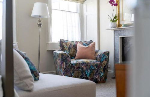 Bespoke Central Town House - Photo 10