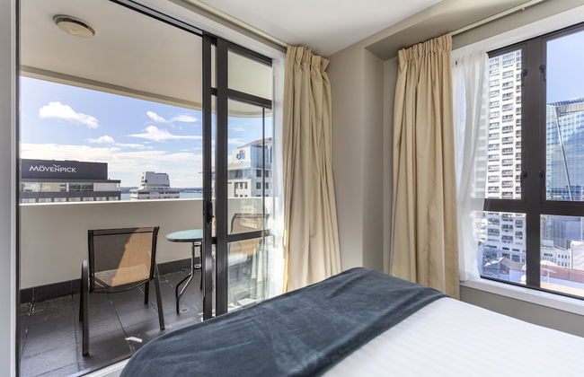 Quest on Queen - Photo 5