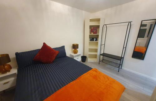 Bright Modern & Spacious 2-Bedroom Apartment - Opposite Penge East Station - 15 mins to Central London! - Foto 49