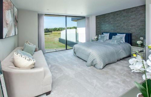Cooden Beach: 4BD Retreat with Cinema - Foto 6
