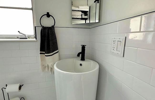 Cute 1940 Boutique Studio Condo by RedAwning - Foto 13