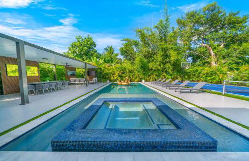 Luxury Villa Solara w Heated Pool Hot Tub BBQ - Foto 9