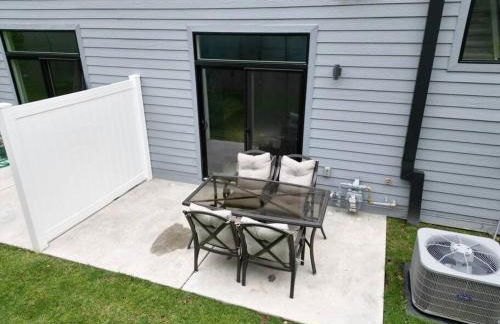 Luxurious Midtown Retreat with Elevator Access - Foto 21