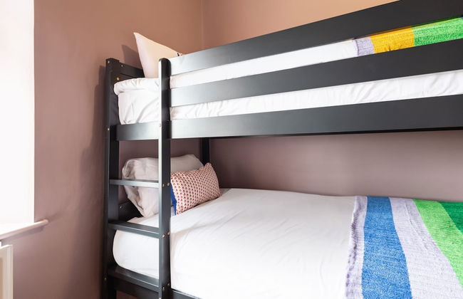 Host Stay Bankfoot Cottage - Photo 12