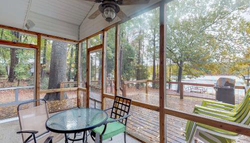 Bring Your Boat! Lake Murray Haven w/ Deck & Dock - Foto 2