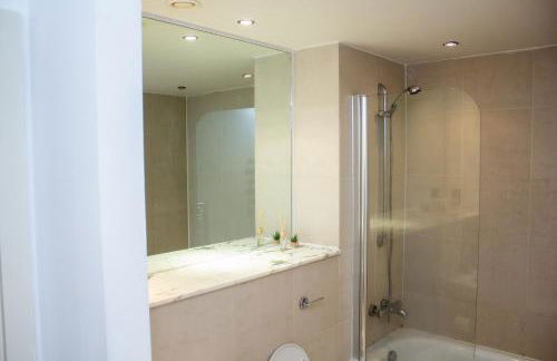 Modern 2 Bed City Center Apartment - Foto 15