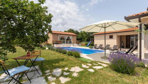 Luka's house - Photo 2