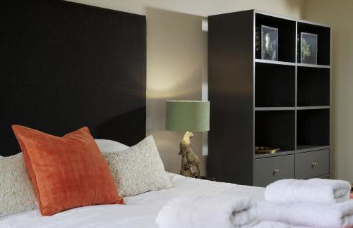 Longborough House - Photo 23