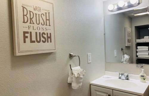 Inviting Bungalow Next to Unc - Free Cruiser Bikes! - Foto 81