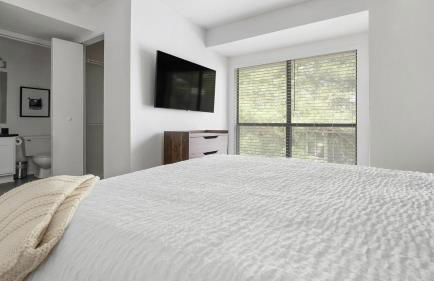 Landing Spectacular 1BD Gym Pool - Photo 40