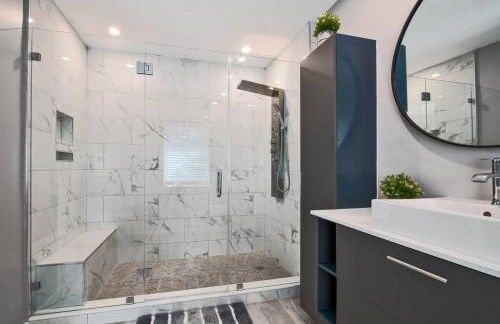 Spacious 4 bedrooms, 2 bathroom house with pool - Photo 18