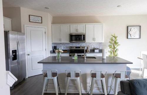 Holistic Campus Rental, LLC - Private Bedrooms in Shared Home with Shared Kitchen - Foto 18