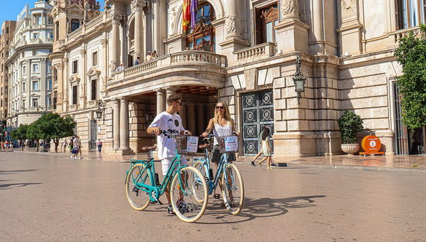 Tour privado de medio día en bicicleta por Valencia - Foto 3
