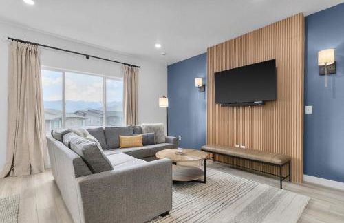 Golden Sunsets in Majestic Peaks - Foto 8