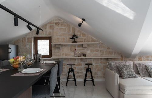 Charming stone apartment with jacuzzi in center of Omiš - Foto 50