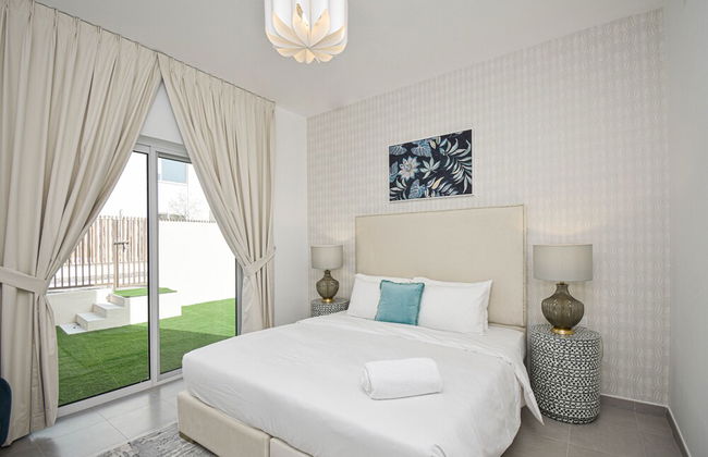 Elegant 3 BR Dubai South - Photo 49