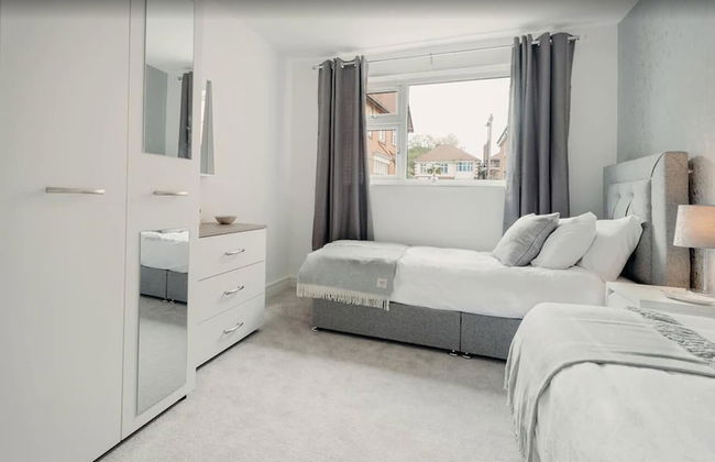 St Georges Court Yard - Photo 4