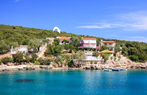 Robinson Ina 2 - Foto 1