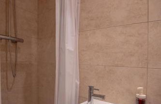 Cosy 3BR House by D3 Short Stay, Sleeps 8, Free on-site Parking & Garden - Foto 33