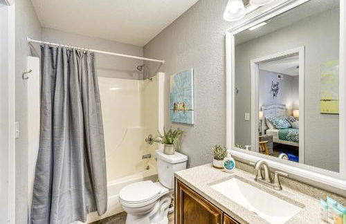 Beach and Dock! Lakefront Ozarks A-Frame Retreat - Foto 22