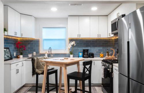 East Austin Bungalow w BBQ Firepit Fun Yard - Foto 8