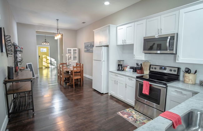 Southtown Classic 3br/2ba Mins From Downtown - Photo 12