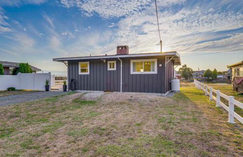 Beach Access, Deck Waterfront Whidbey Island Home - Foto 29