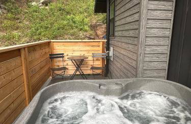 Firefly2 - luxury lakeside treehouse with hot tub - Foto 28
