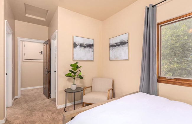 Amberwood Estate w 5 Showers Spa Mtn Views - Photo 29