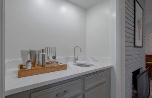 Vibrant Spacious Home w Private Pool and Jacuzzi - Foto 10