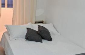 Studio no Edifício Everest lindíssimo a somente 200 mts praia excelente localização - Foto 9