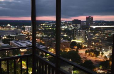 Modern Designed DTWN Condo with a 99 percent Walk Score - Foto 80