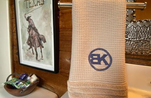 Private cabin on 100 scenic acres with balcony views - Foto 25