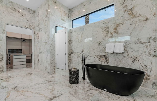 Villa Sleeps 17 w/ Pool, Firepit, Putting Green Bravo Villa 3 by Avantstay - Foto 29