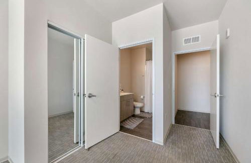 Spacious and Modern With Premium Amenities Near U of M - Foto 16