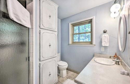 Furnished Deck with Views Hot Springs Cottage - Foto 19