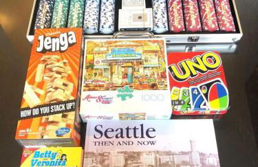 DT Designer's 2BR Condo Parking Tub Pool - 99 walk score - Foto 17