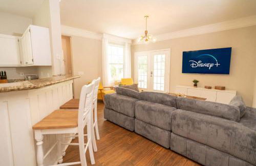 Magical Themed 3BR Townhouse Near the Parks - Foto 15