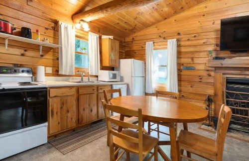 Table Rock Lake Cabin - Hawthorn #12 with Lake Access Hot Tub Outdoor Pool - Foto 12