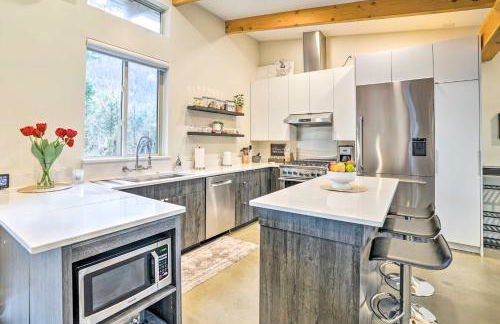 Heated Swim Spa! 15-Acre Cabin on Skykomish River - Foto 12