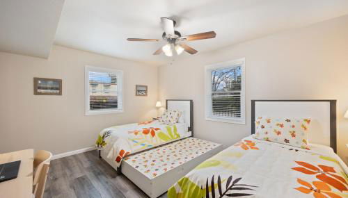 Midtown Apartment with Private Parking and King Bed - Foto 2