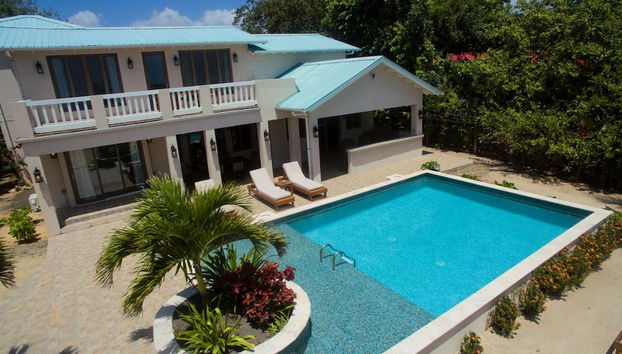 Large Oceanfront Villa With Pool Close to Village - Foto 2, Habitación