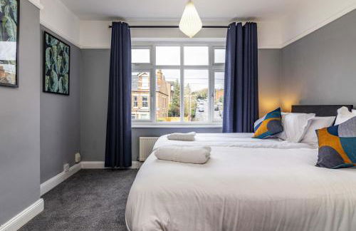 Lovely 4BDR home- Off street parking sleeps 7 - Foto 24