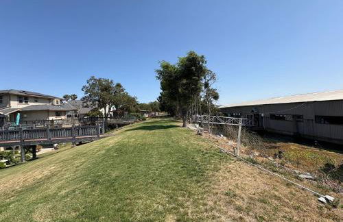 Newly Renovated Lakefront with Dock - Foto 56