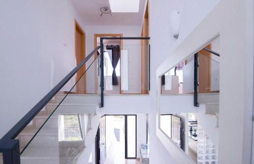 Villa moderna con piscina - Photo 19