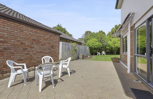 Spacious Family Home -Fully Fenced Yard - Foto 25